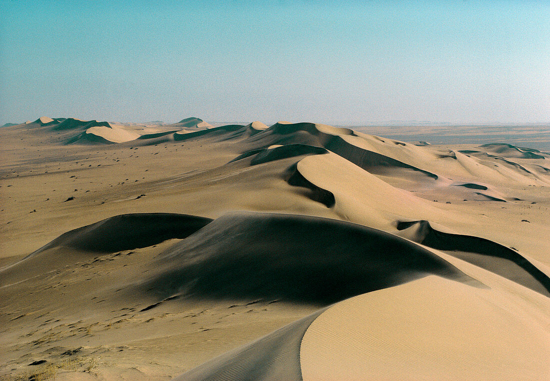 Sand dunes of Rub al Khali desert