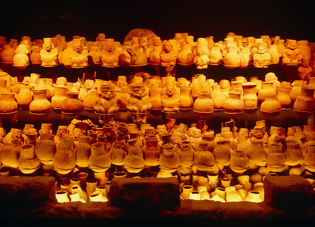 Earthen pots from Lord of Sipan's tomb