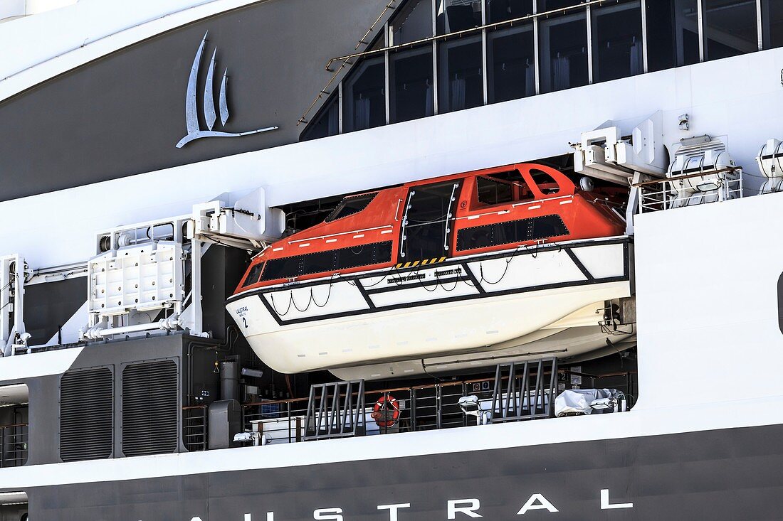 Cruise ship L'Austral,modern lifeboat