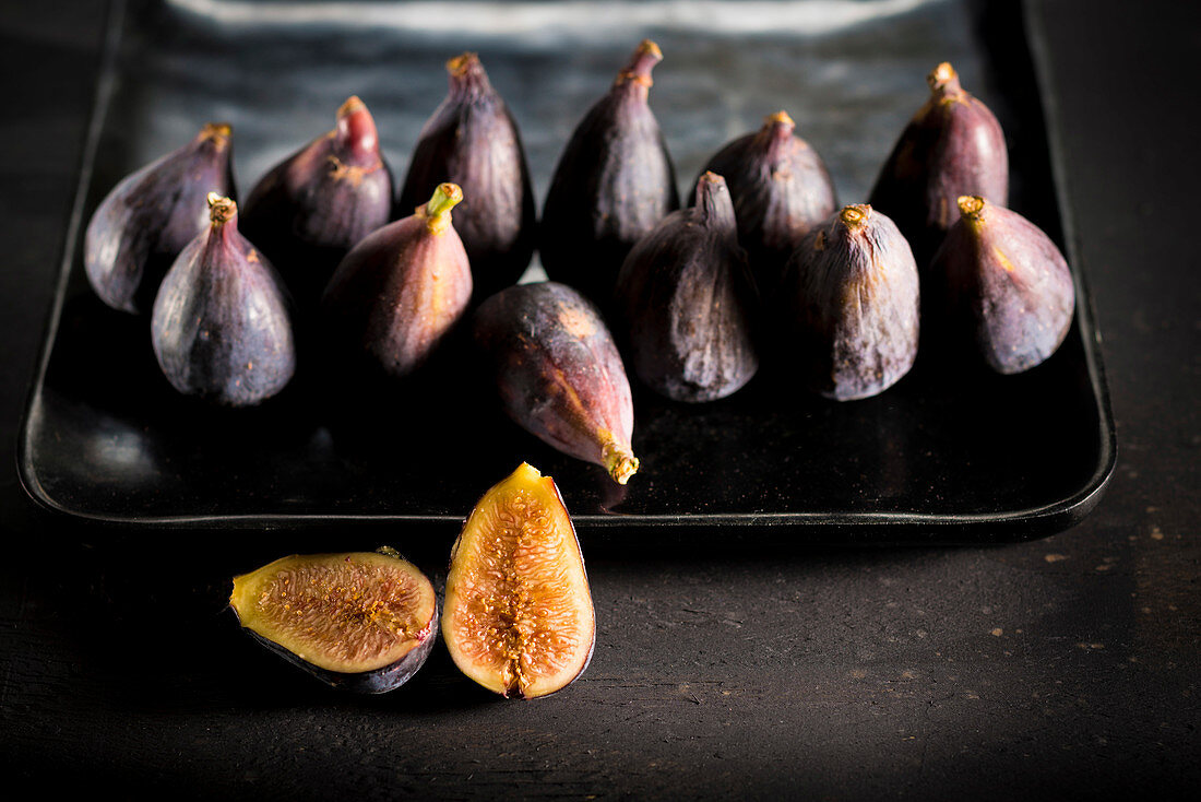 Provence black figs on a baking tray