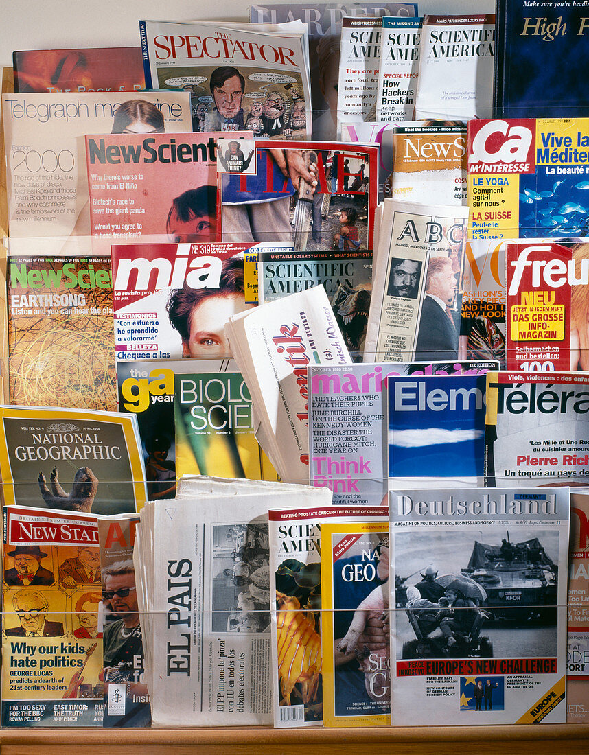 Assorted magazines