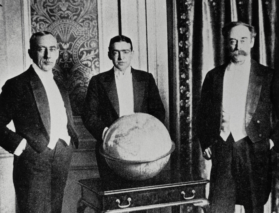 Amundsen,Shackleton and Peary,polar explorers