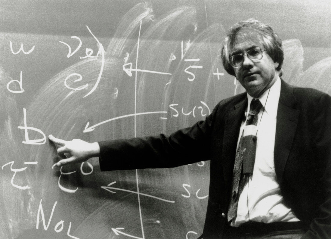 US physicist Sheldon Glashow giving a lecture