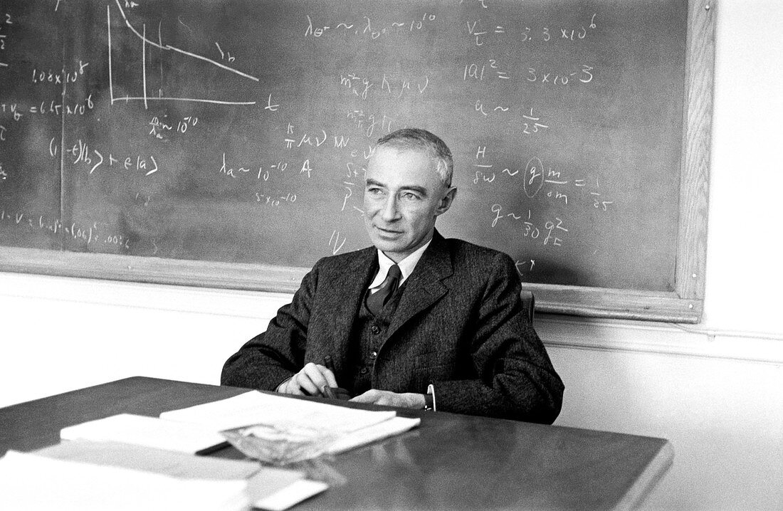 Robert Oppenheimer,US physicist