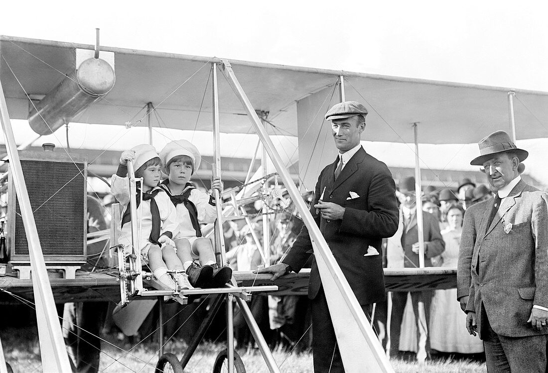 Calbraith Rodgers,US aviator