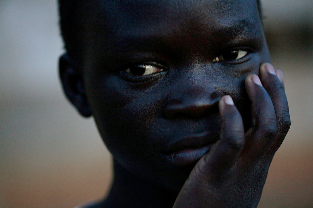 Displaced Sudanese teenager
