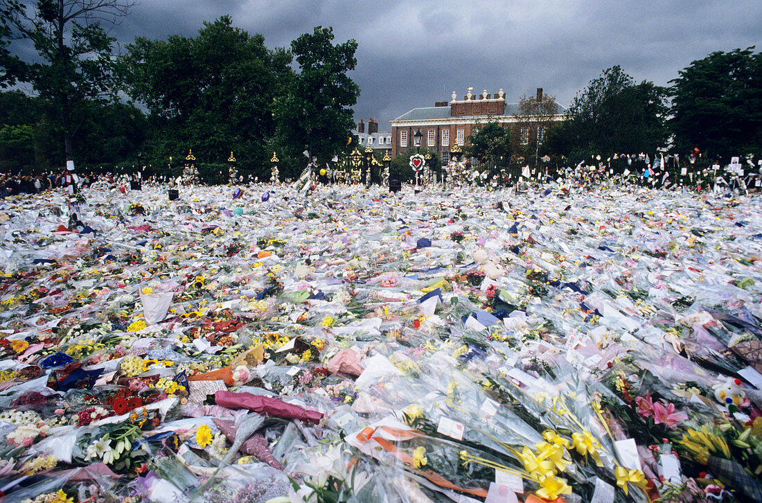 Flowers outside Kensington Palace