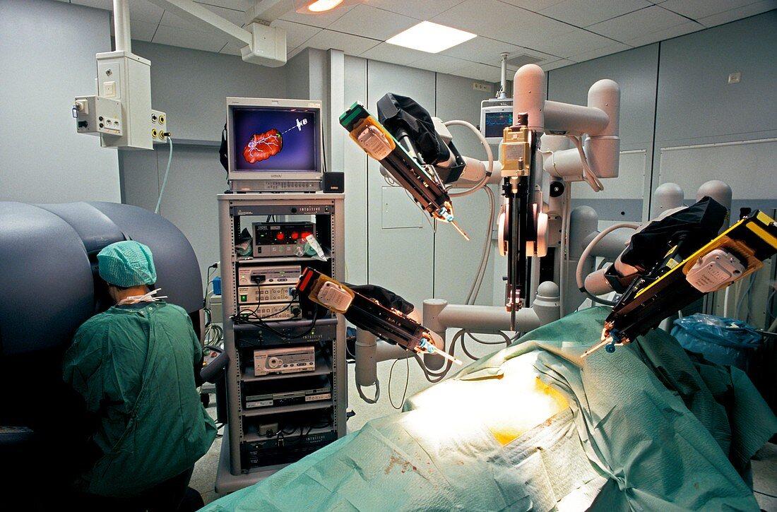 Da Vinci robot surgeon