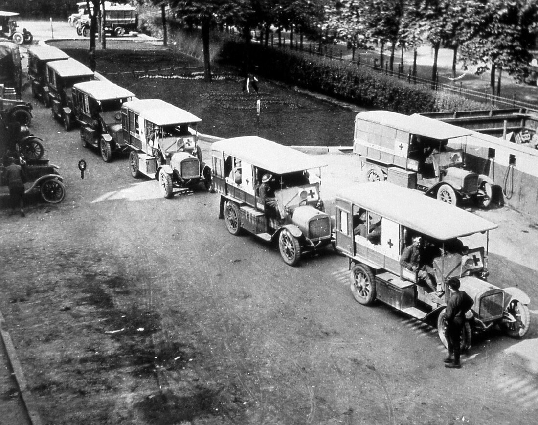 Ambulances carrying World War I wounded
