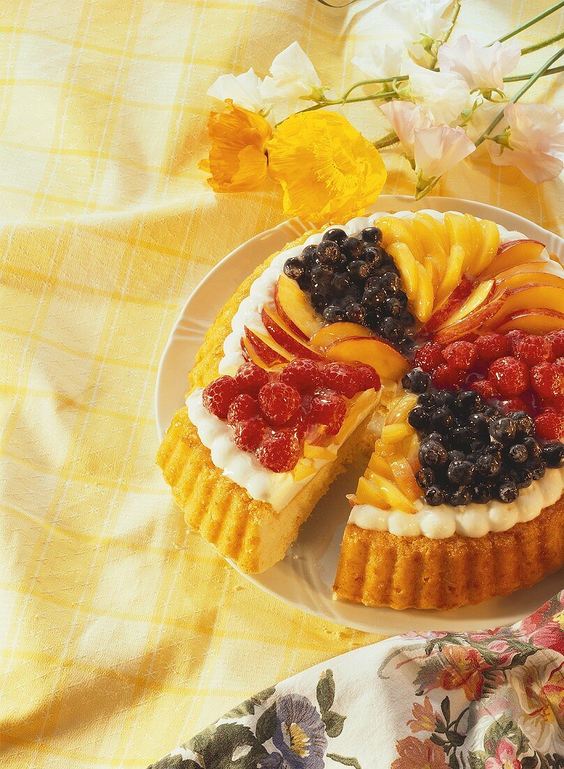 Summery fruit flan with mixed fruit
