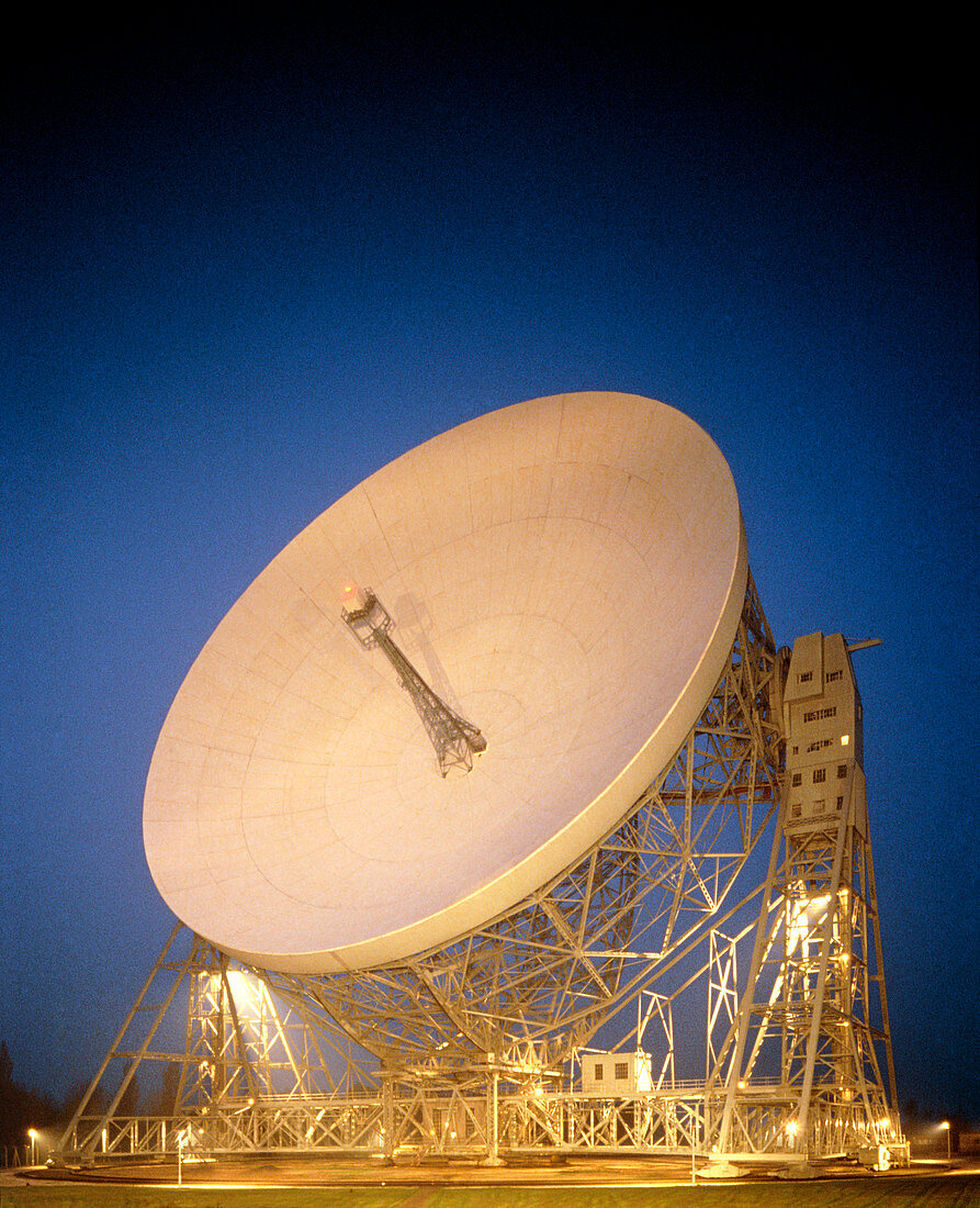 Night-time view of the Mark 1A radio telescope