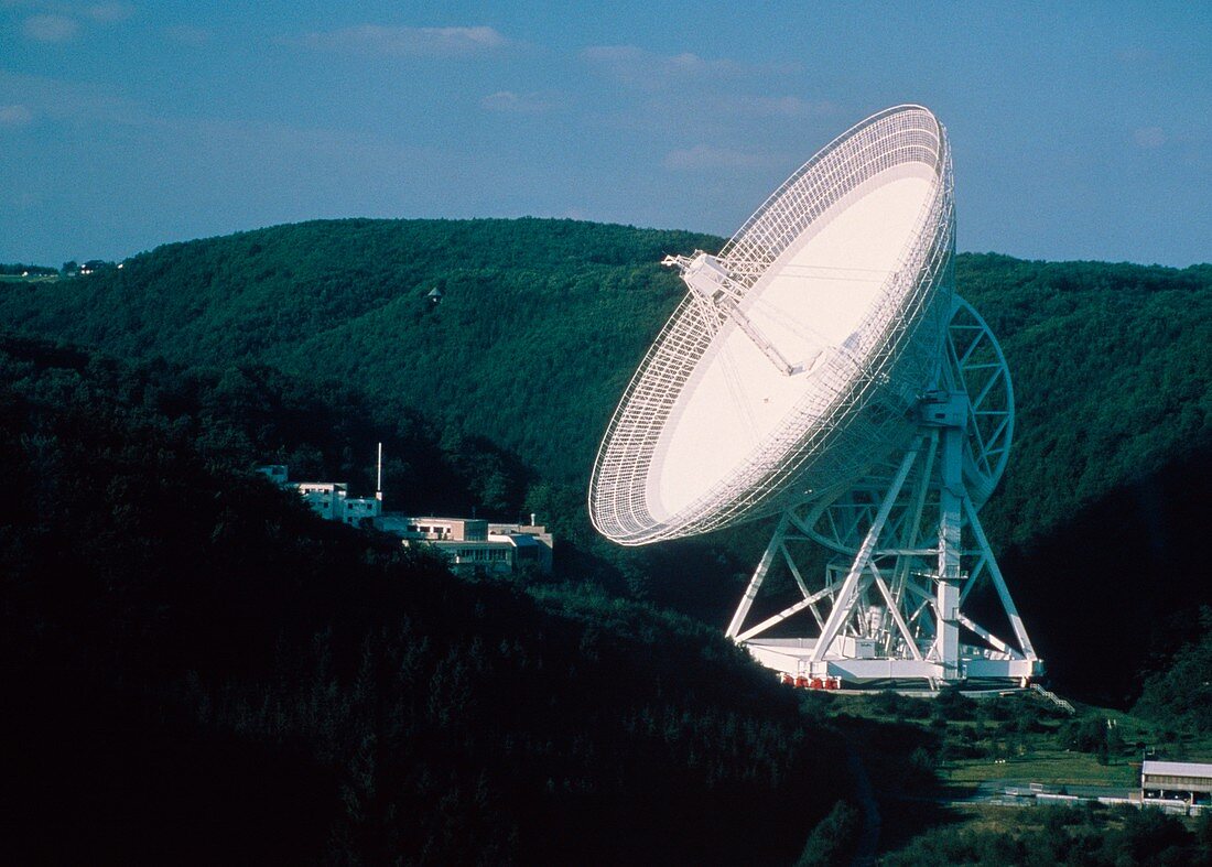 The Effelsberg radio telescope near Bonn,Germany