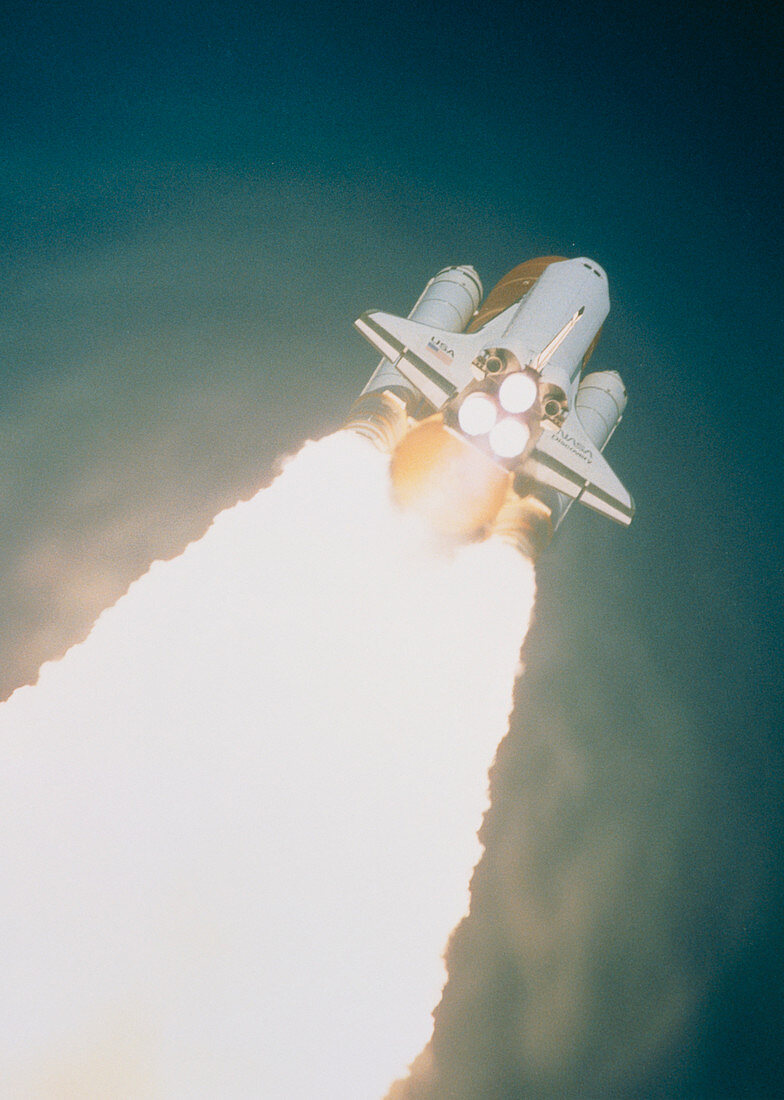 Launch of Shuttle Discovery on STS-41