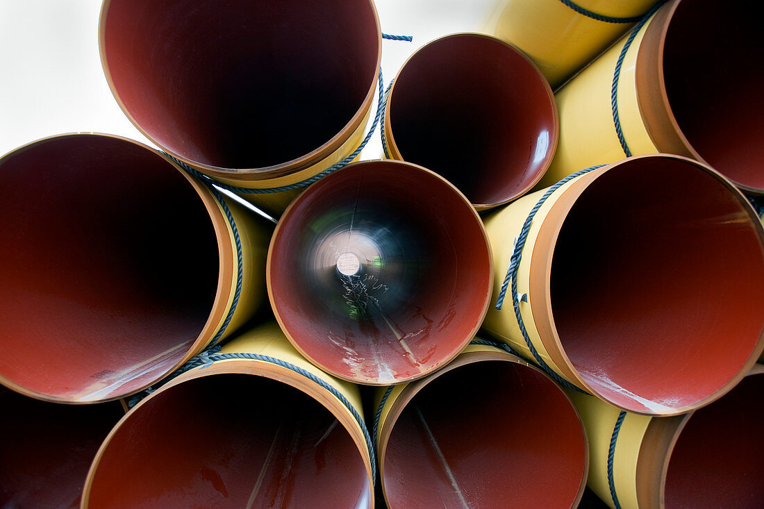 Steel pipes for liquefied natural gas