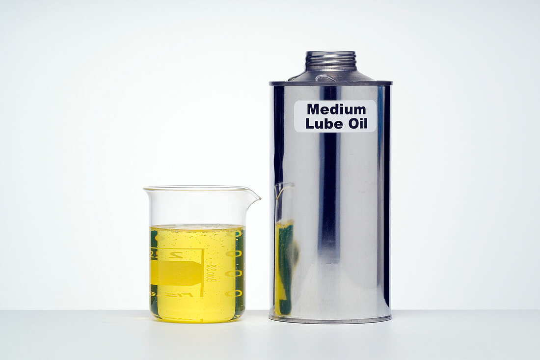 Medium lubricating oil