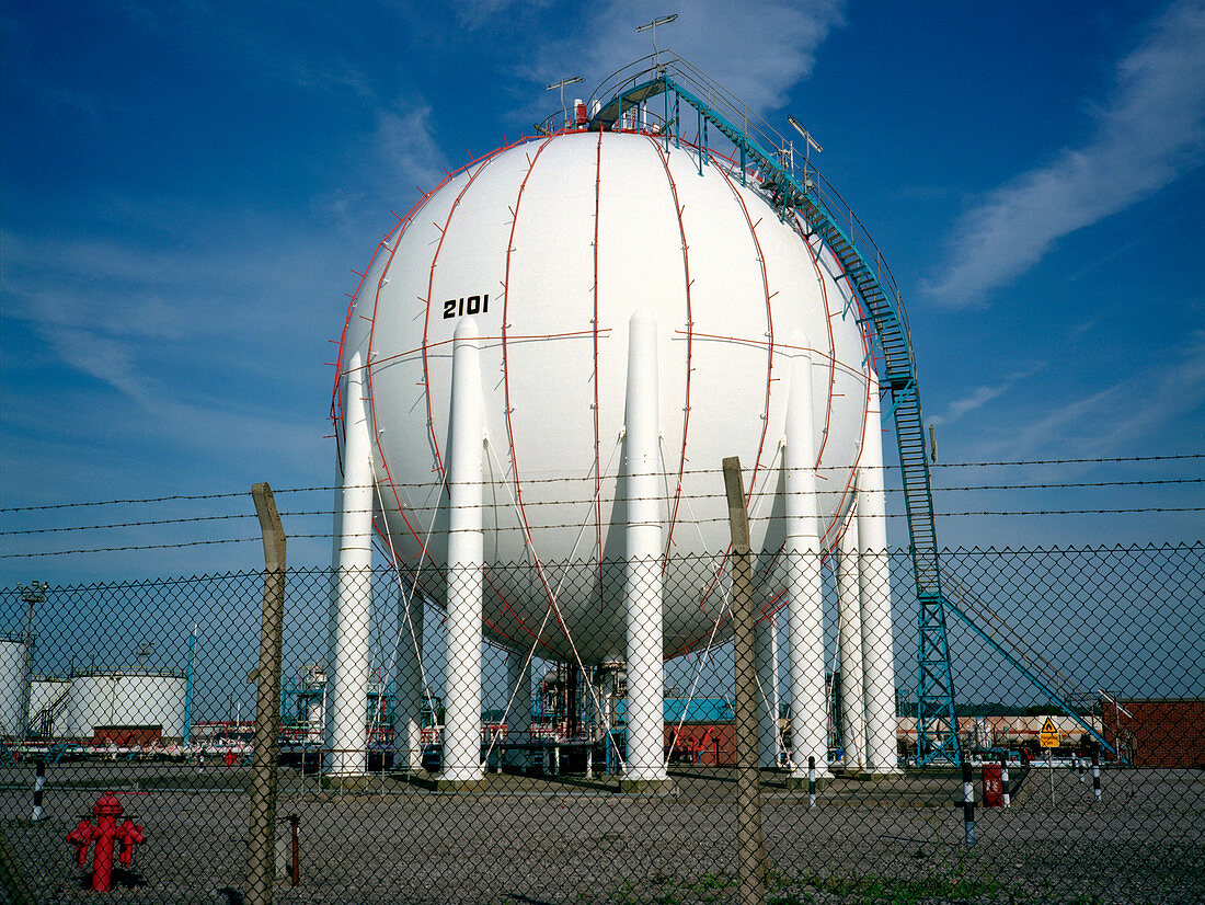 Oil terminal storage tank