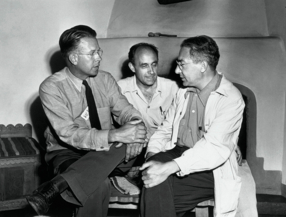 Manhattan project scientists at Los Alamos