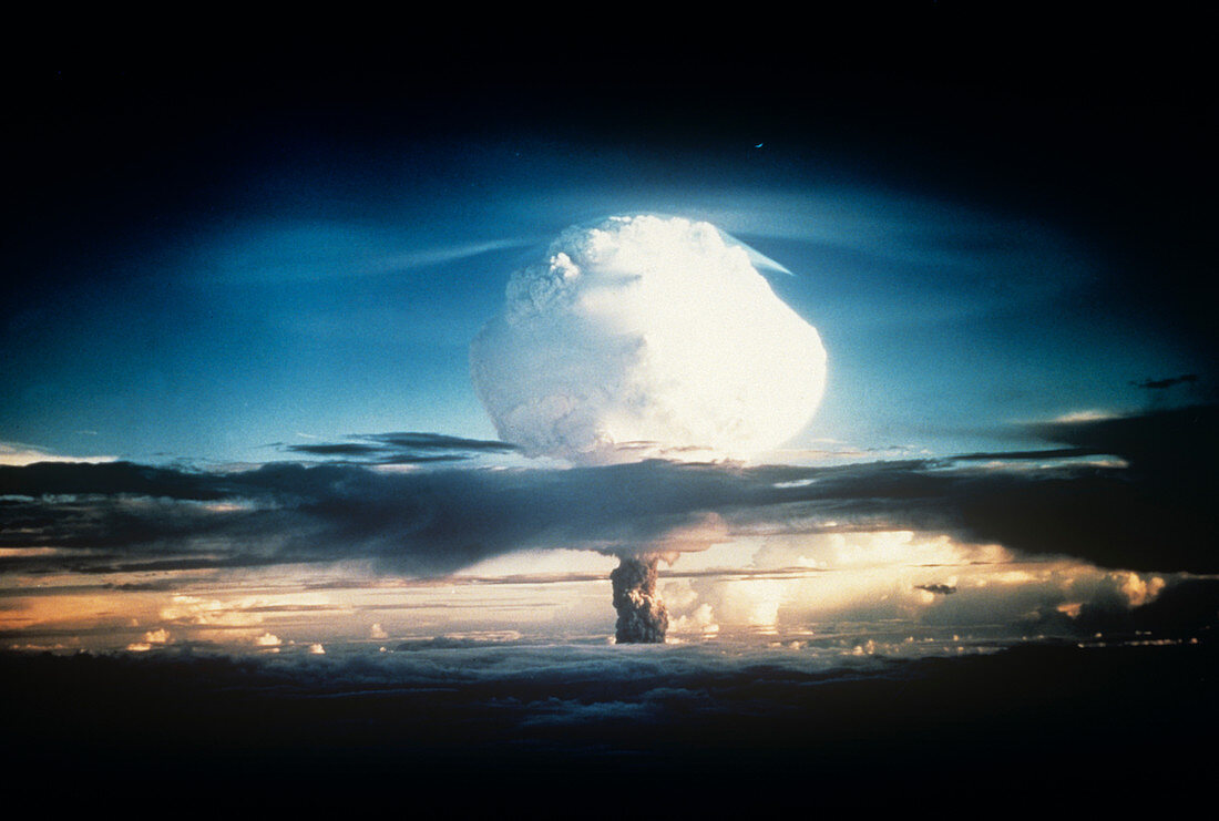 First hydrogen bomb explosion,1952