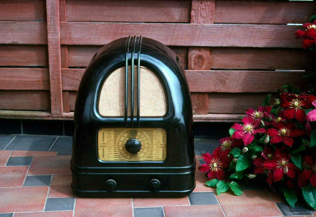 Bakelite radio,Philco 444 1936 British