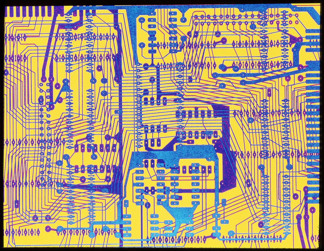 Wiring tracks on a computer circuit board