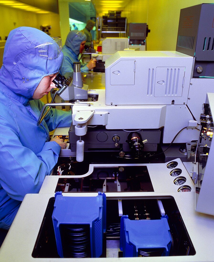 Photolithography in manufacture of silicon chip
