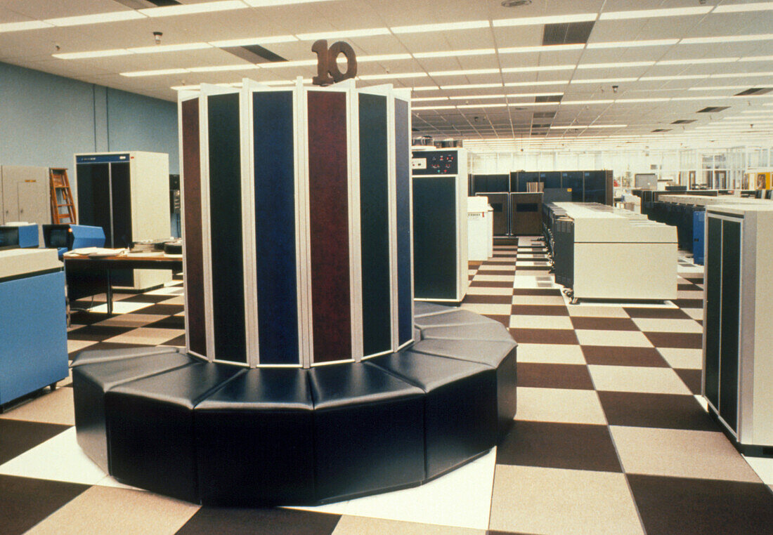 Cray 1 supercomputer