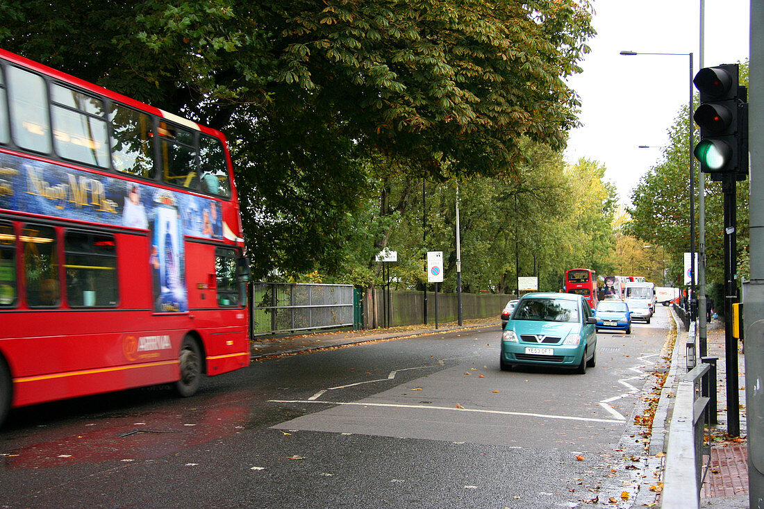 Anti-skid road surface