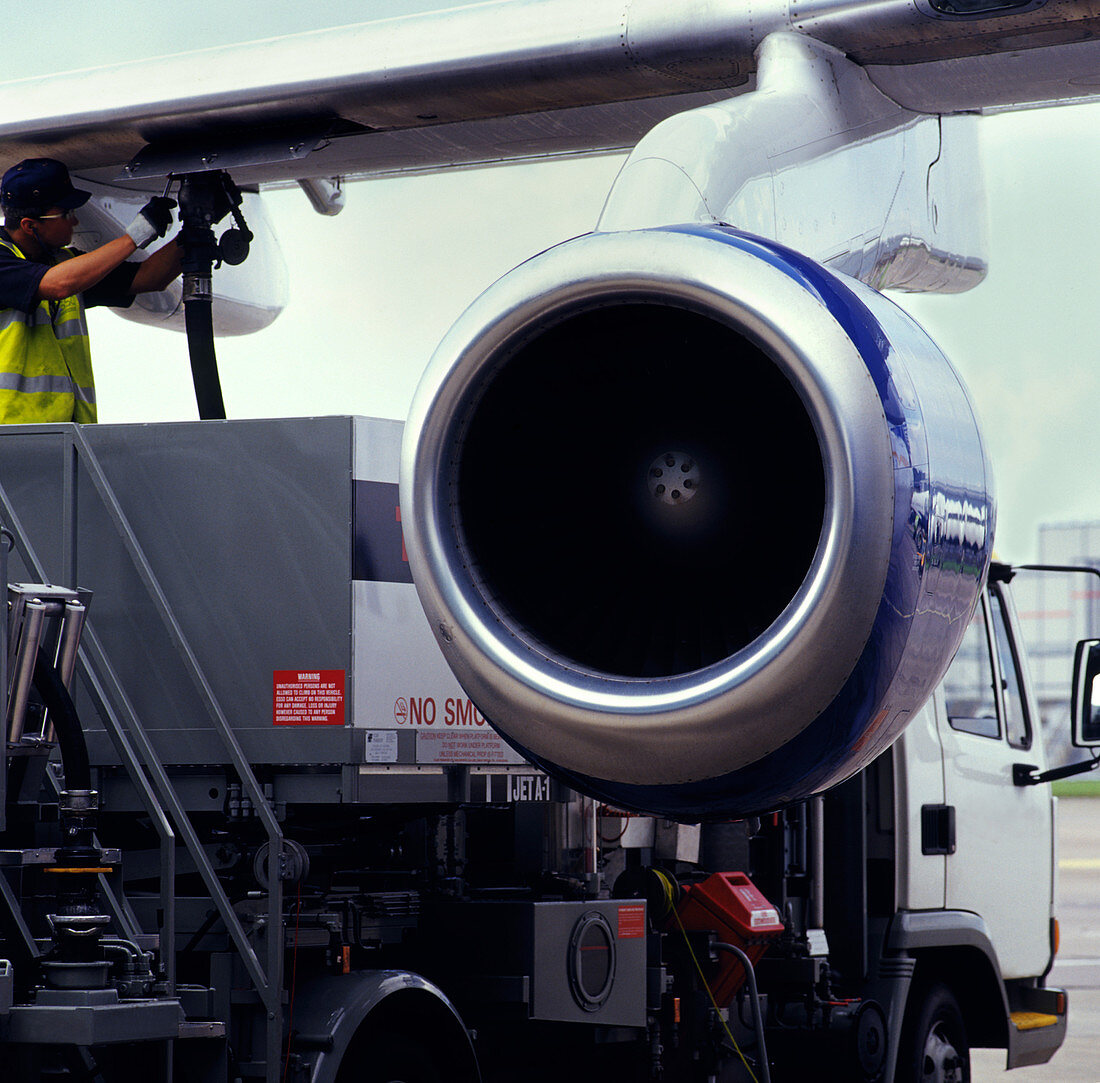 Airplane refuelling