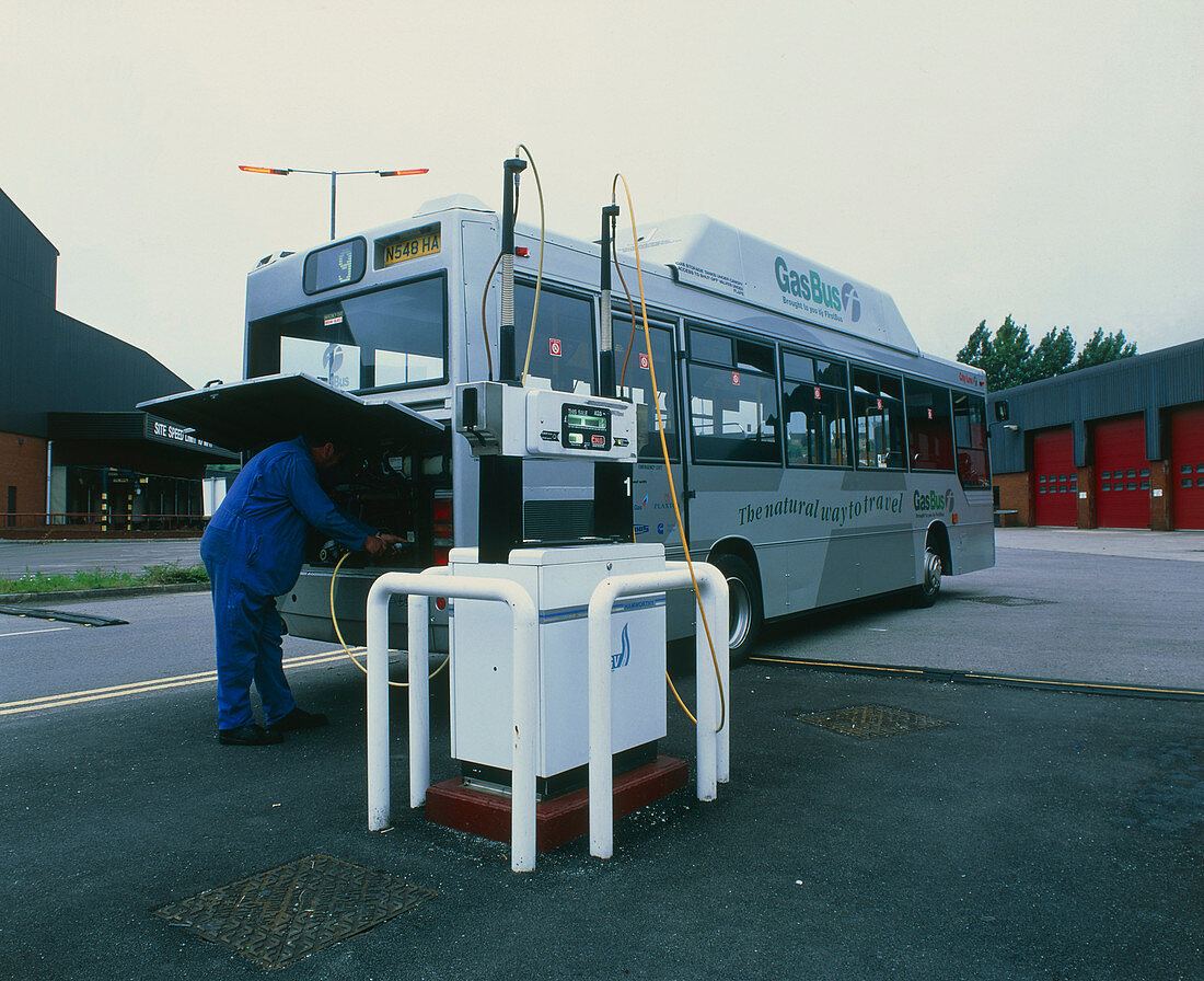 Refuelling of a bus powered by natural gas