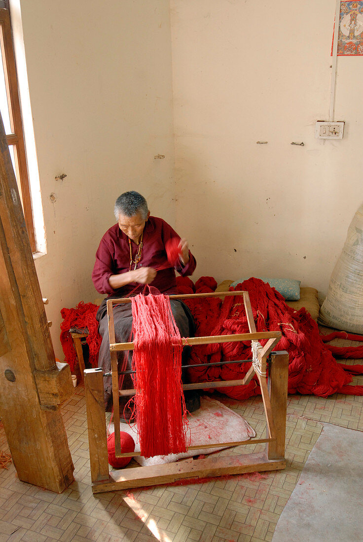 Tibetan carpet maker