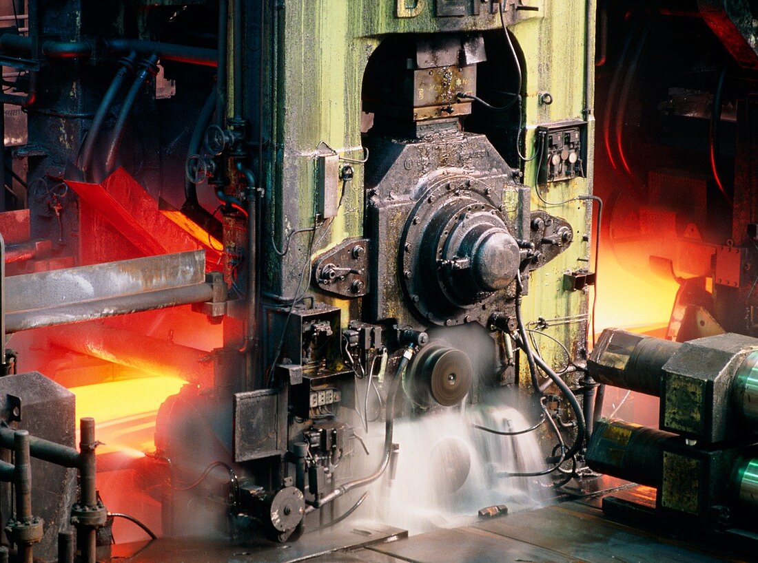 Rolling machinery in a steel rolling mill