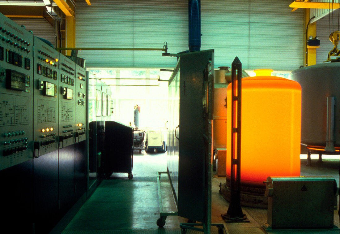 Glowing hydrogen furnace used in annealing