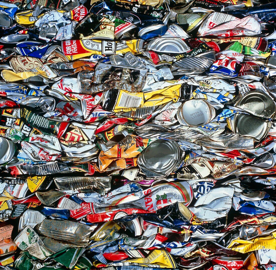 minium recycling: compressed aluminium cans