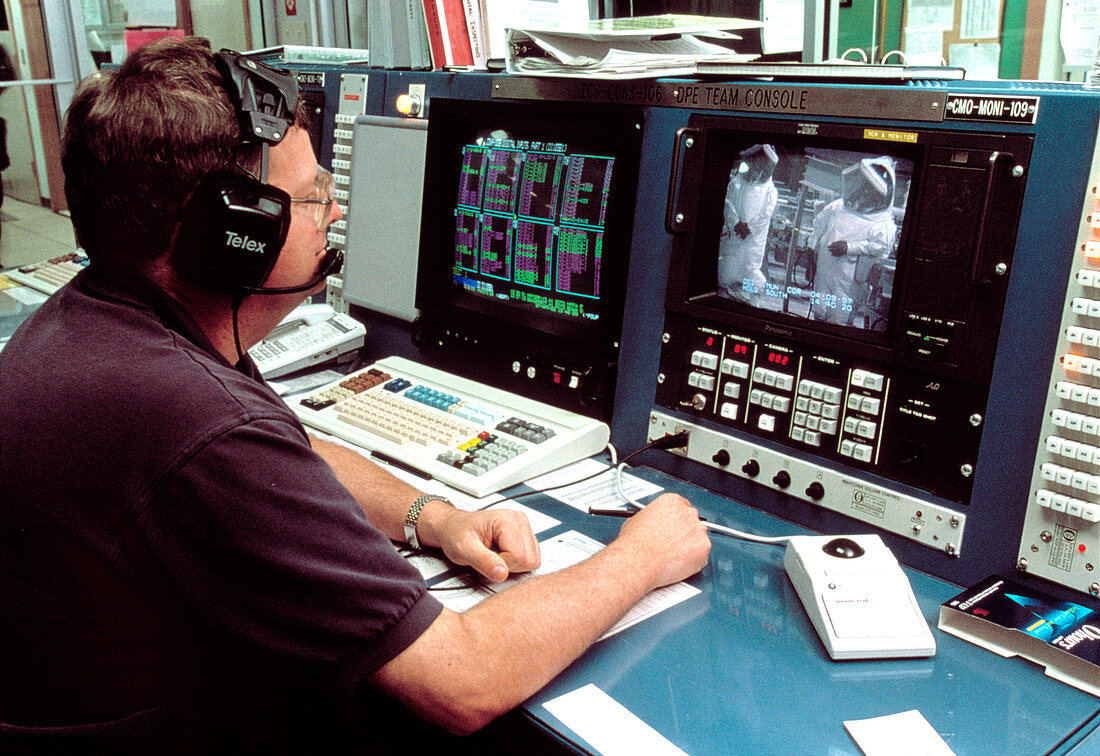 Control room for chemical weapons disposal