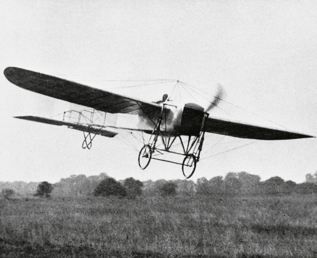 First flight across the English Channel