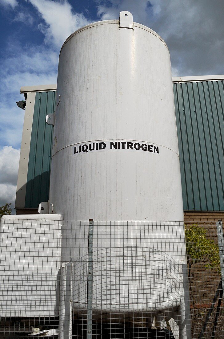 Liquefied nitrogen storage tank