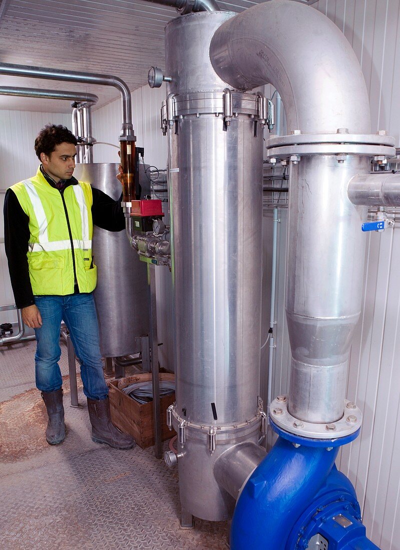 Purifying water from landfill sites