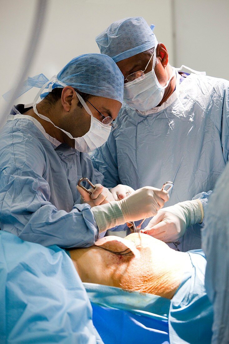Surgery on an incisional hernia