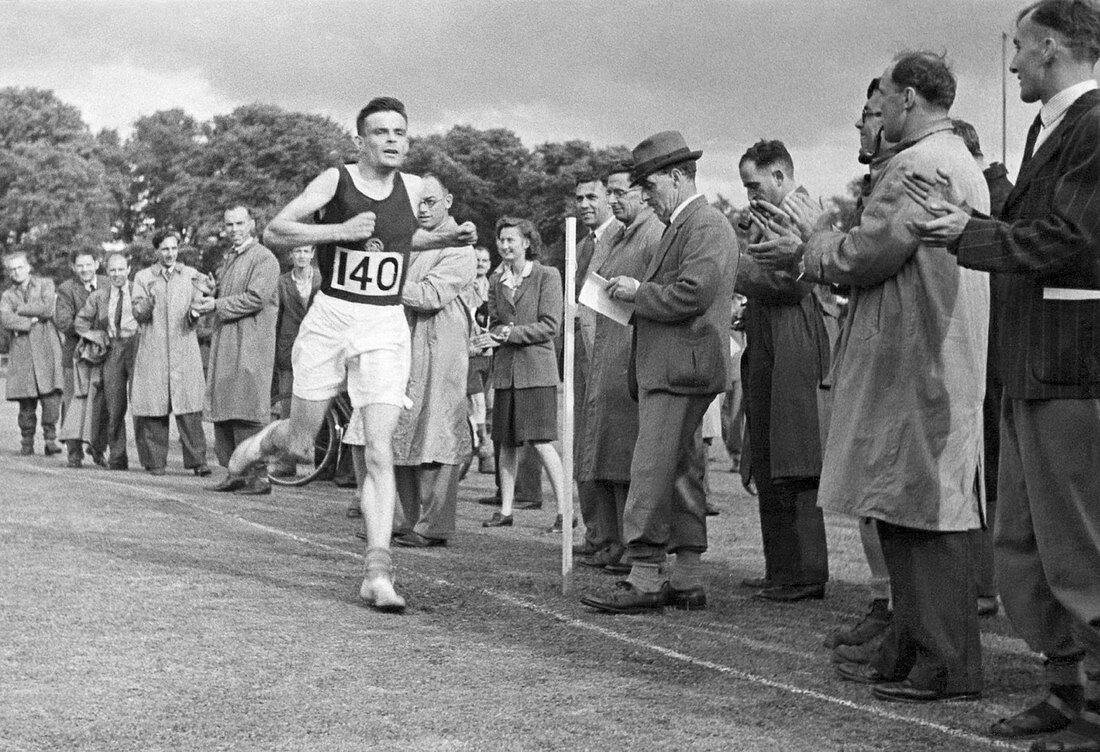 Alan Turing finishing a race,1946