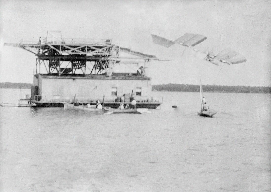 Langley Aerodrome test flight,1903