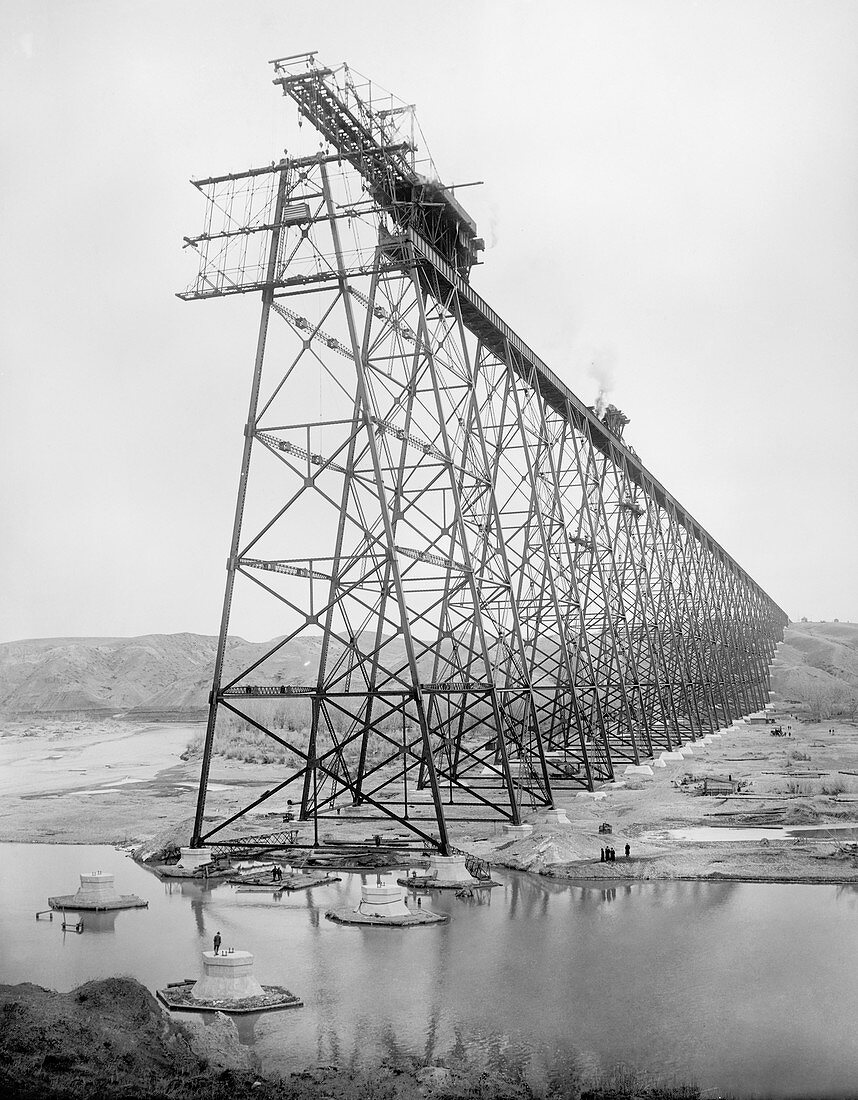 Lethbridge Viaduct construction,1907-9