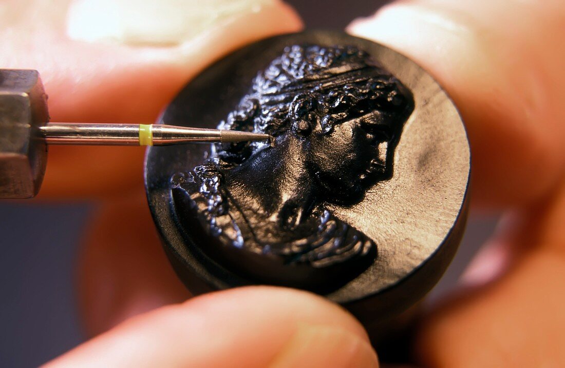 Seal engraving
