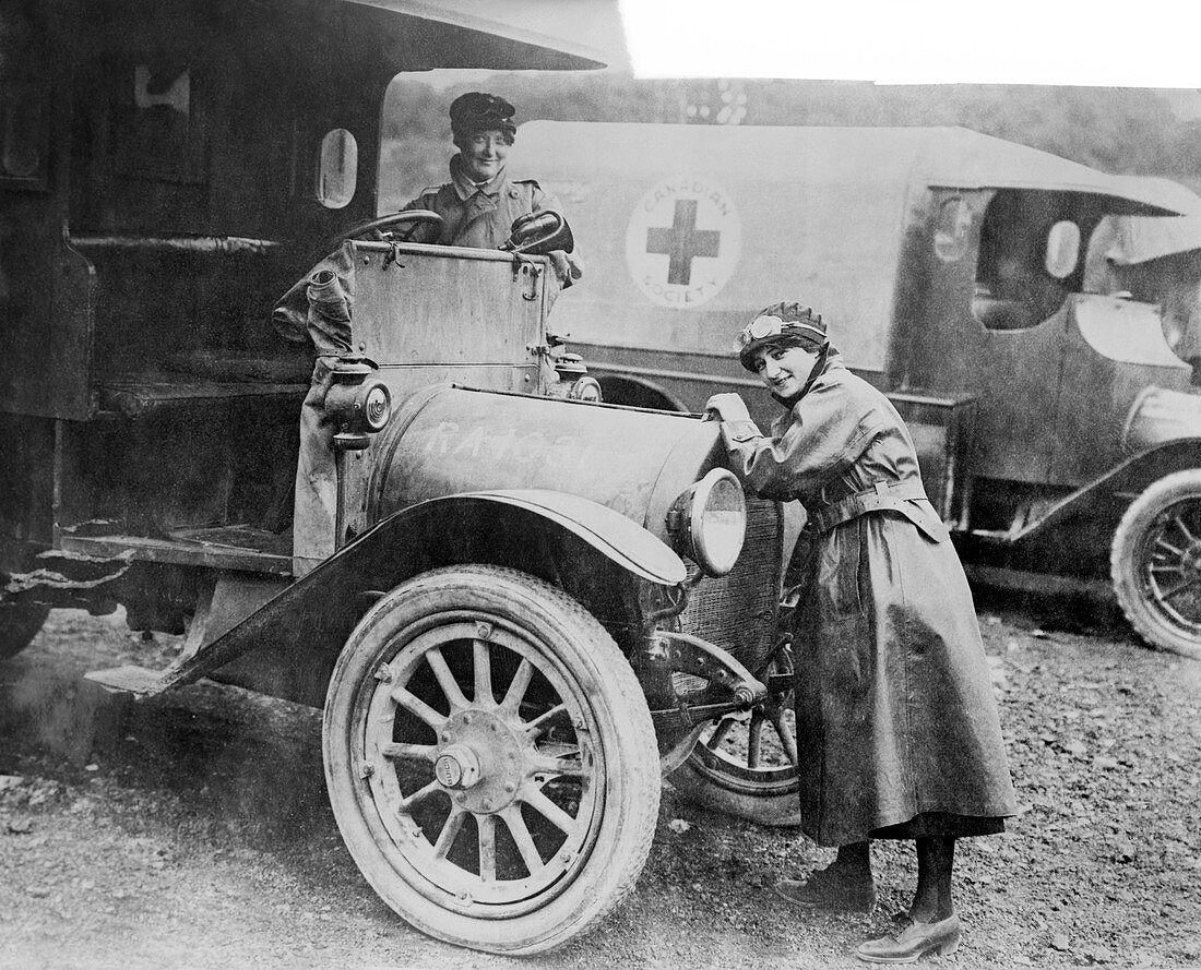 Red Cross ambulances,World War I