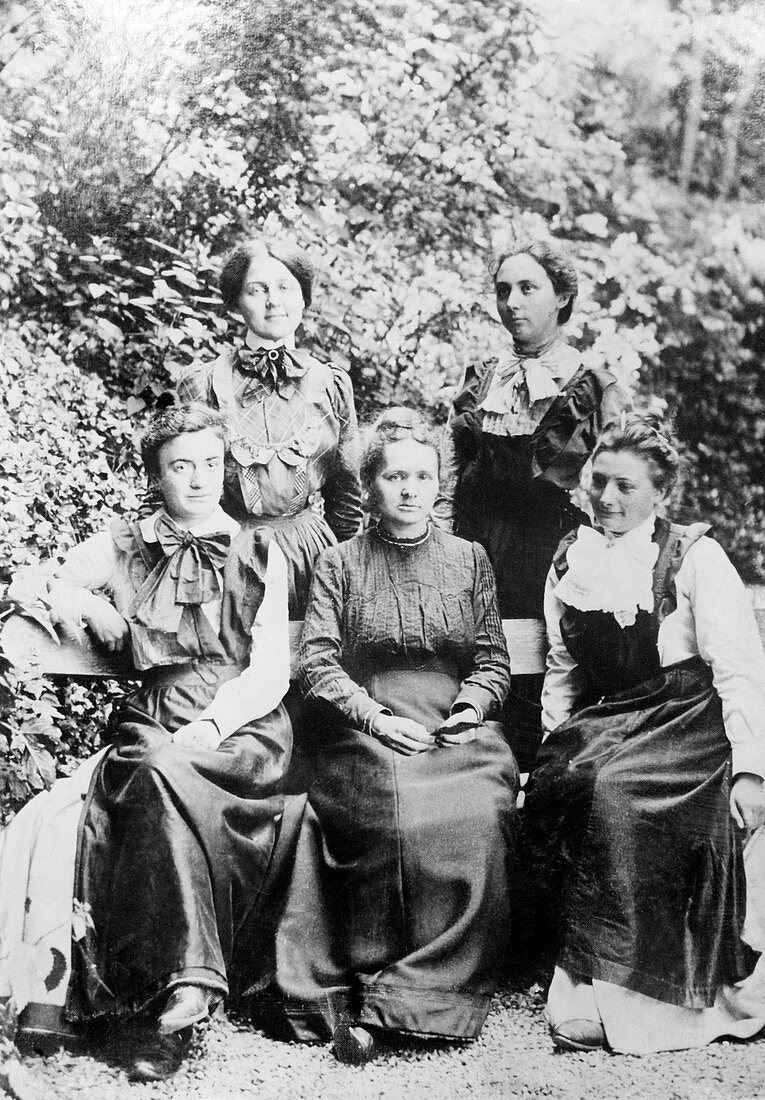 Marie Curie and students,1910s