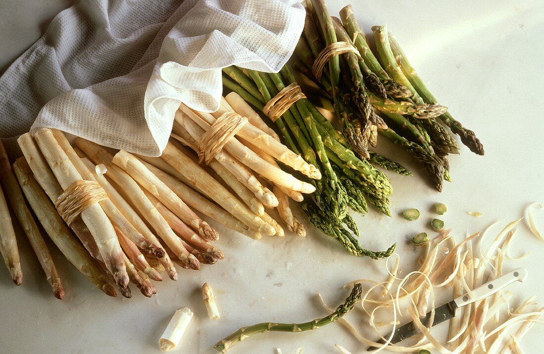 Still Life with White and Green Asparagus