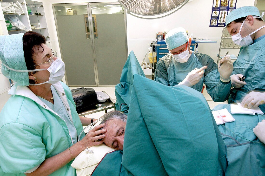 Hypnosis during surgery