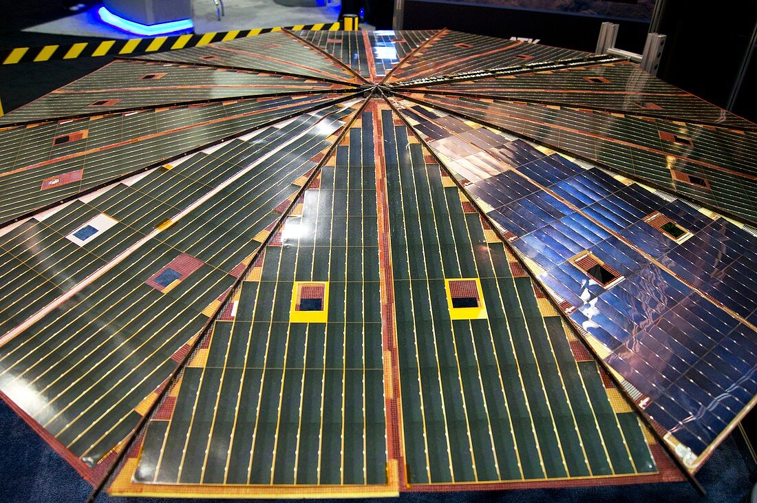 Circular spacecraft solar array
