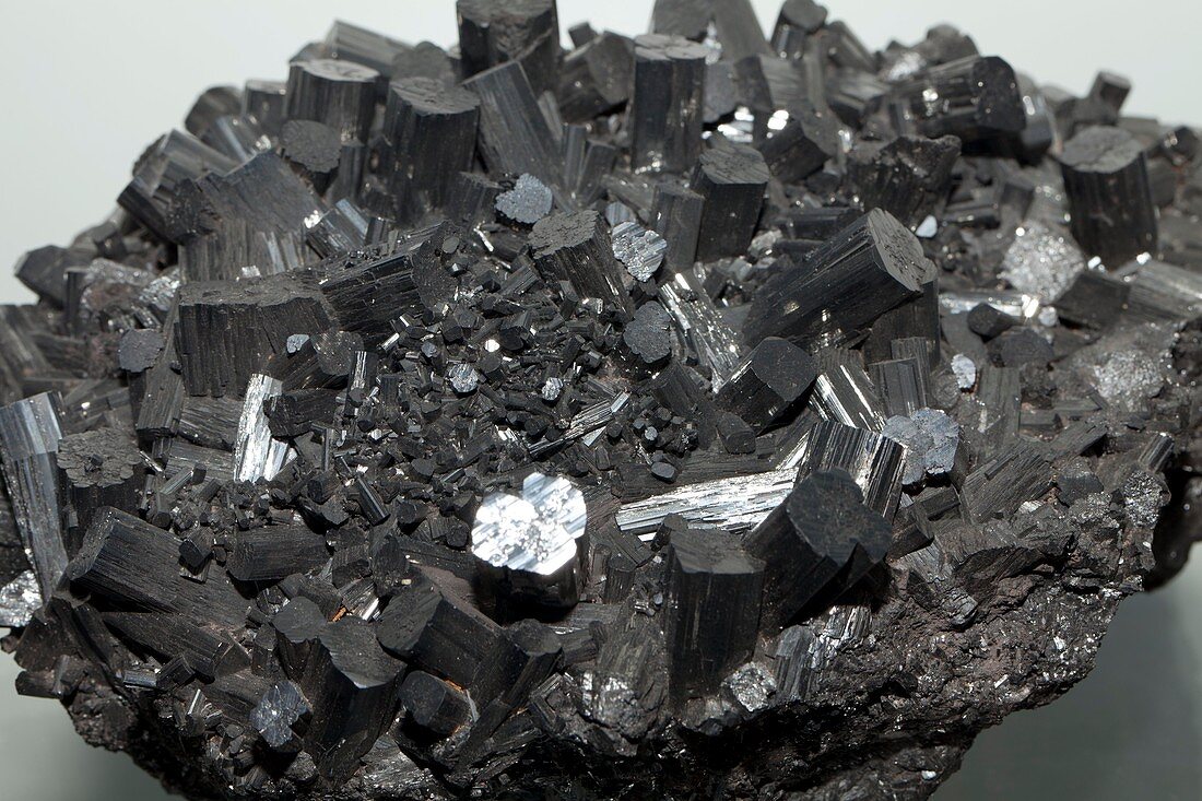 Manganite crystals