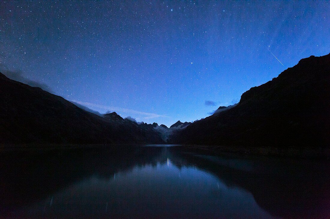 Stars over the Oberaar reservoir