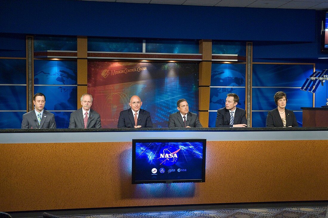 SpaceX mission press briefing,2012